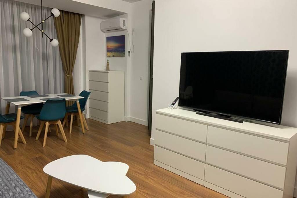 Andreve Apartment By Onix Blue Mamaia Nord, Baby Friendly, Private Parking Năvodari 외부 사진